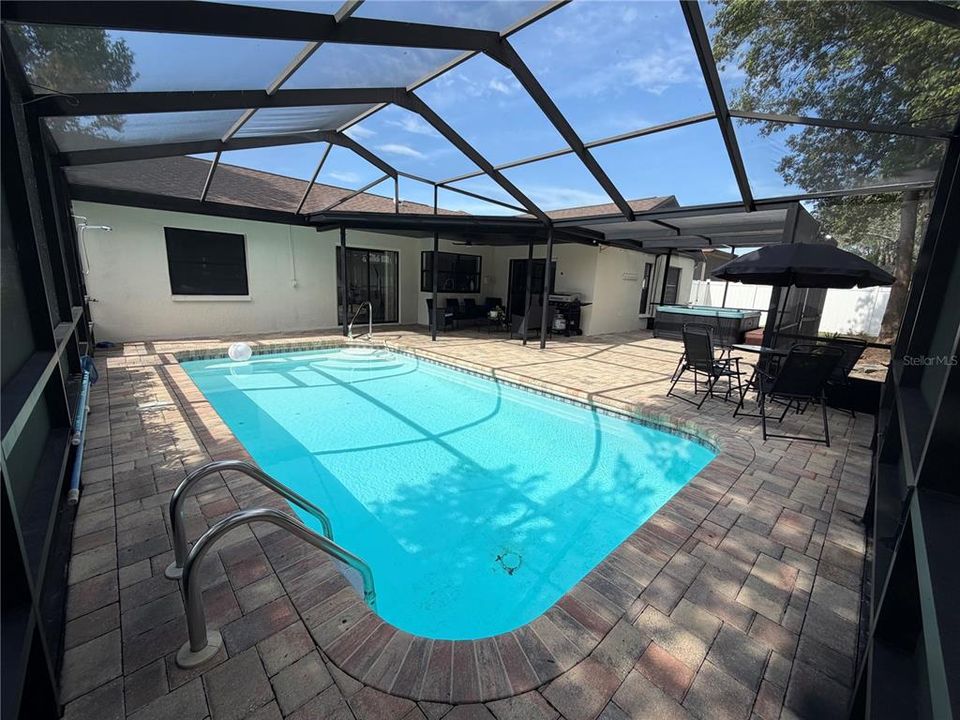 For Sale: $350,000 (3 beds, 2 baths, 1632 Square Feet)