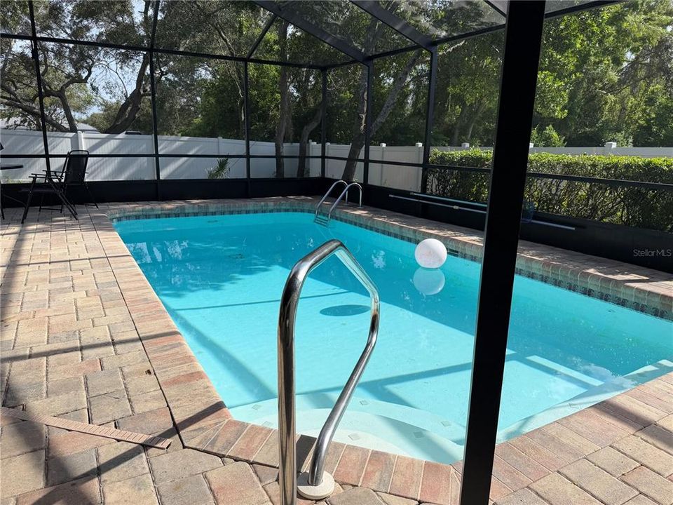For Sale: $350,000 (3 beds, 2 baths, 1632 Square Feet)