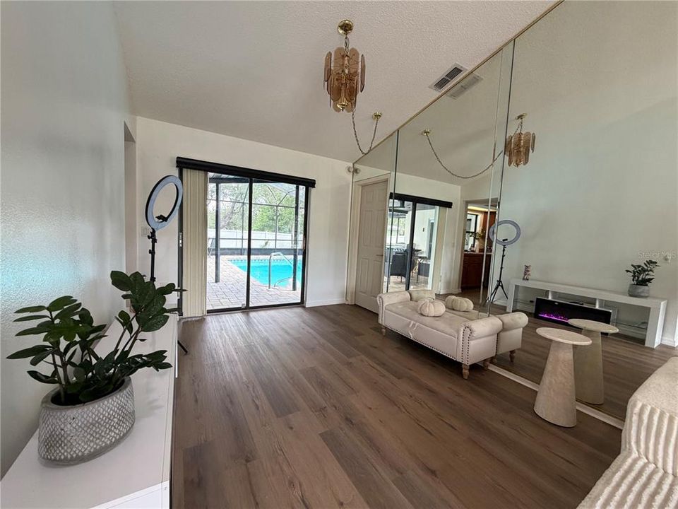 For Sale: $350,000 (3 beds, 2 baths, 1632 Square Feet)