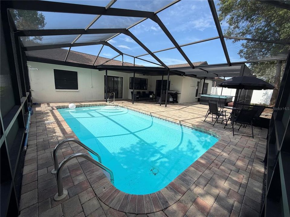For Sale: $350,000 (3 beds, 2 baths, 1632 Square Feet)