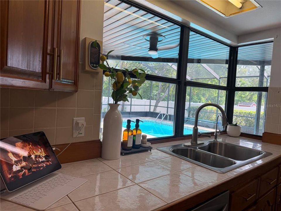 For Sale: $350,000 (3 beds, 2 baths, 1632 Square Feet)