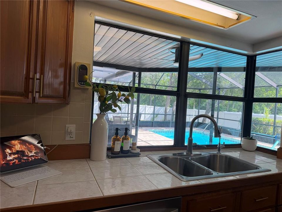 For Sale: $350,000 (3 beds, 2 baths, 1632 Square Feet)