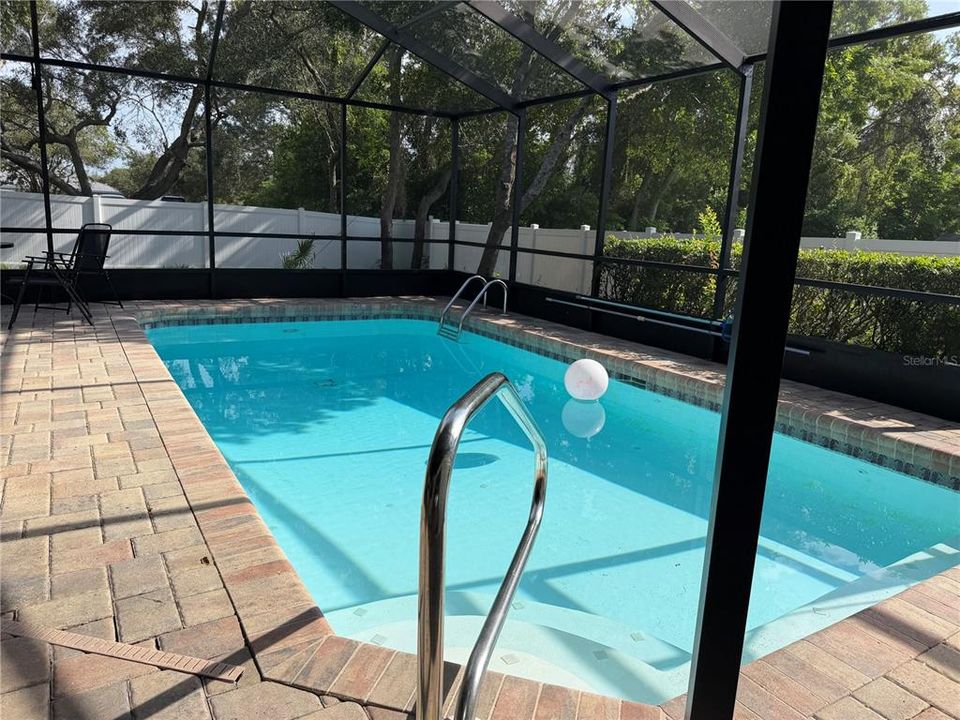 For Sale: $350,000 (3 beds, 2 baths, 1632 Square Feet)