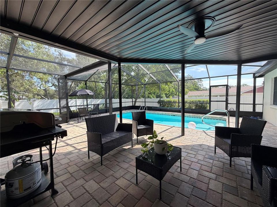 For Sale: $350,000 (3 beds, 2 baths, 1632 Square Feet)