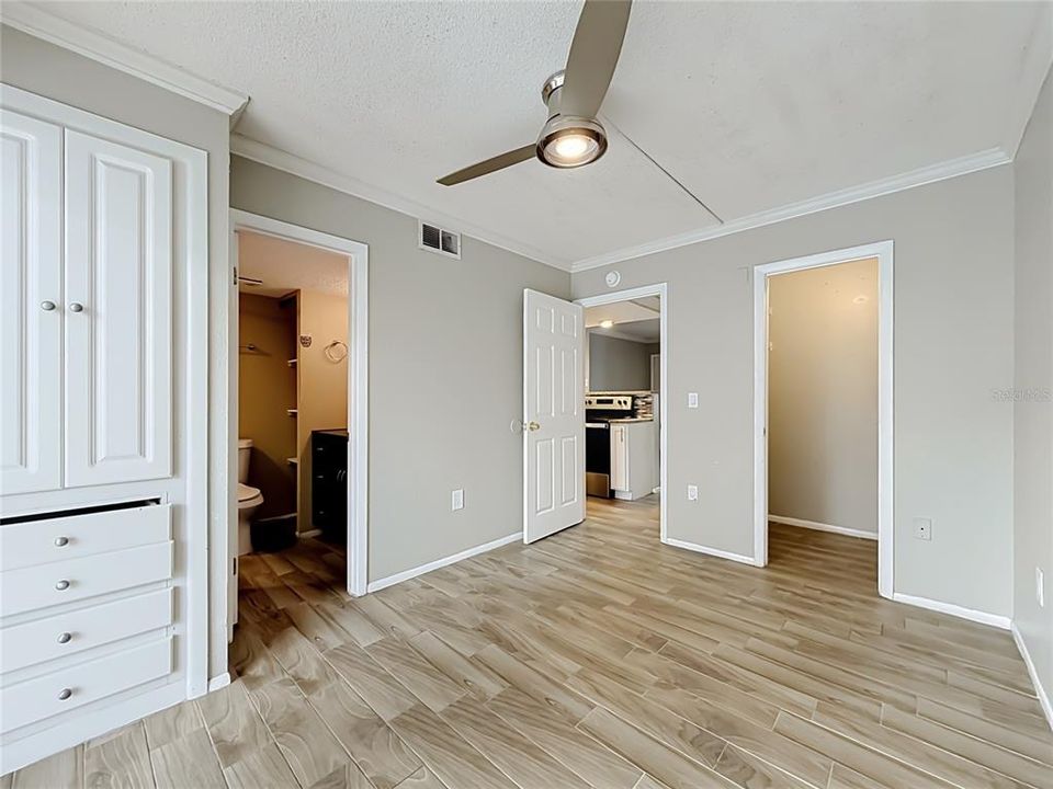 For Sale: $89,000 (1 beds, 1 baths, 496 Square Feet)