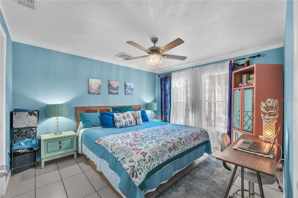 For Sale: $299,000 (3 beds, 2 baths, 1709 Square Feet)