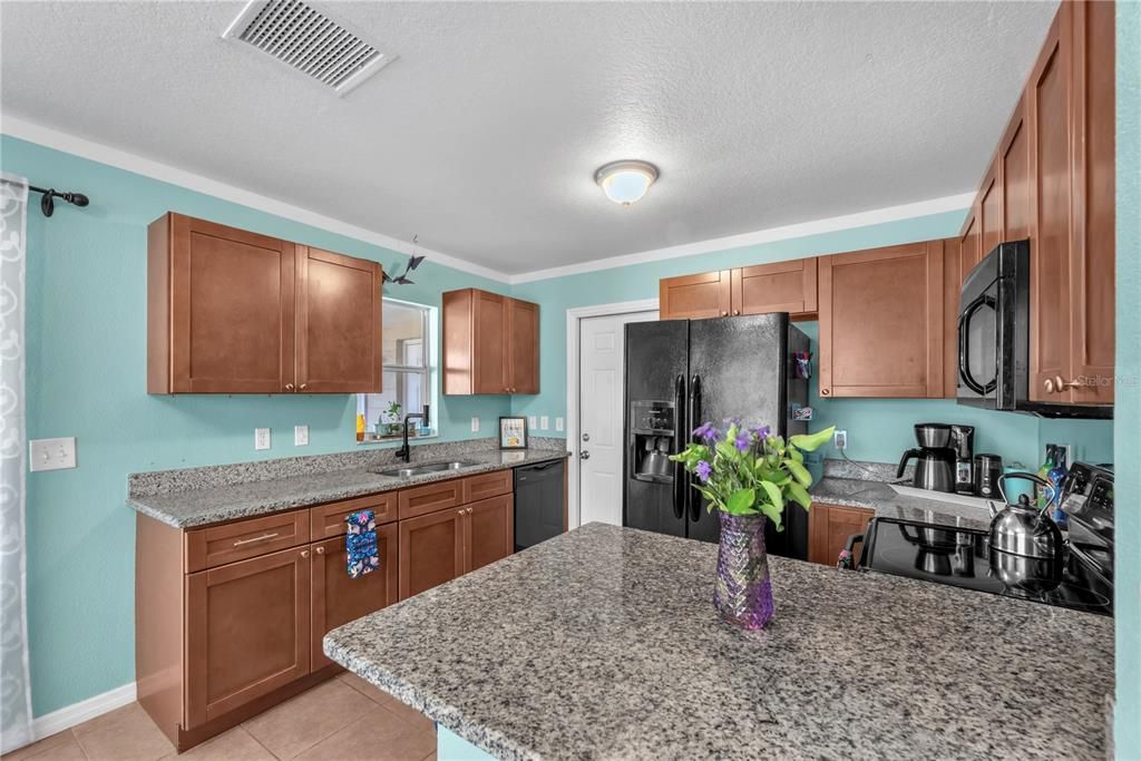 For Sale: $299,000 (3 beds, 2 baths, 1709 Square Feet)