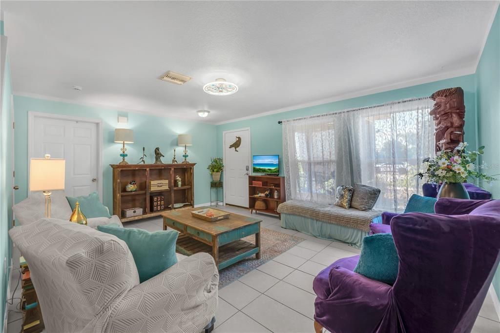 For Sale: $299,000 (3 beds, 2 baths, 1709 Square Feet)