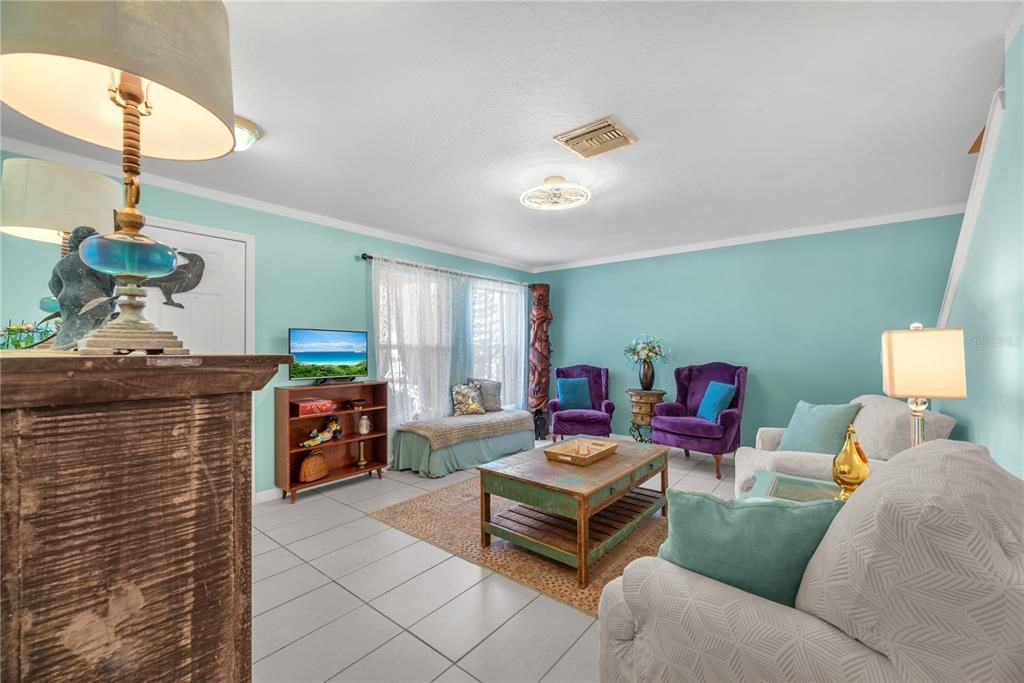 For Sale: $299,000 (3 beds, 2 baths, 1709 Square Feet)