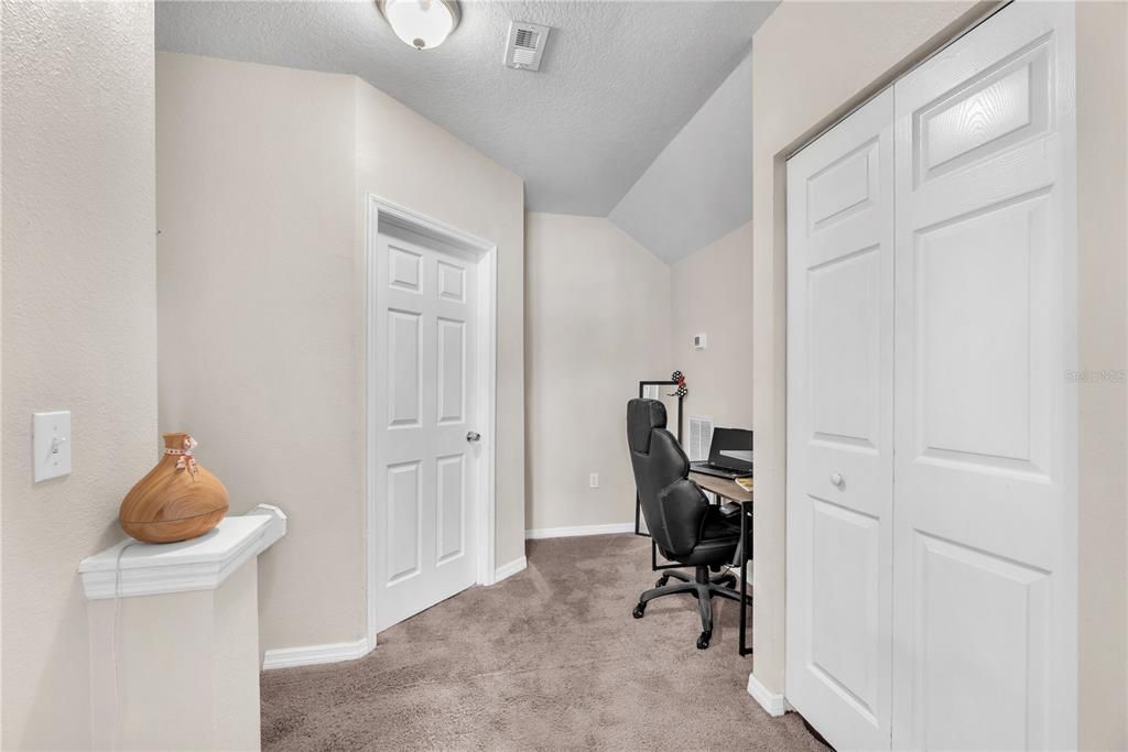 For Sale: $299,000 (3 beds, 2 baths, 1709 Square Feet)