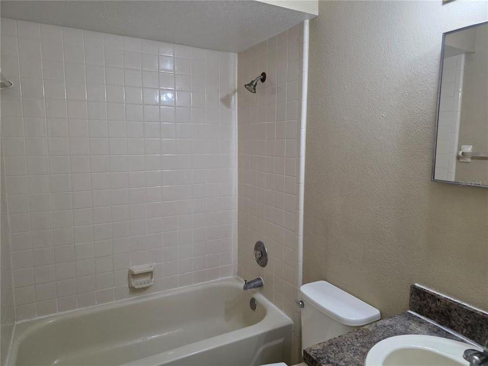 В аренду: $1,600 (2 спален, 2 ванн, 905 Квадратных фут)