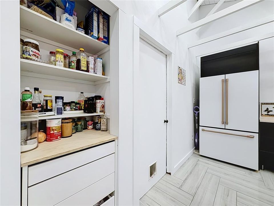 На продажу: $380,000 (2 спален, 2 ванн, 1306 Квадратных фут)