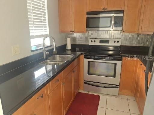 For Sale: $110,000 (1 beds, 1 baths, 732 Square Feet)