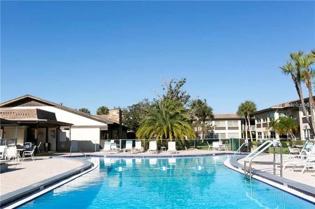 For Sale: $110,000 (1 beds, 1 baths, 732 Square Feet)