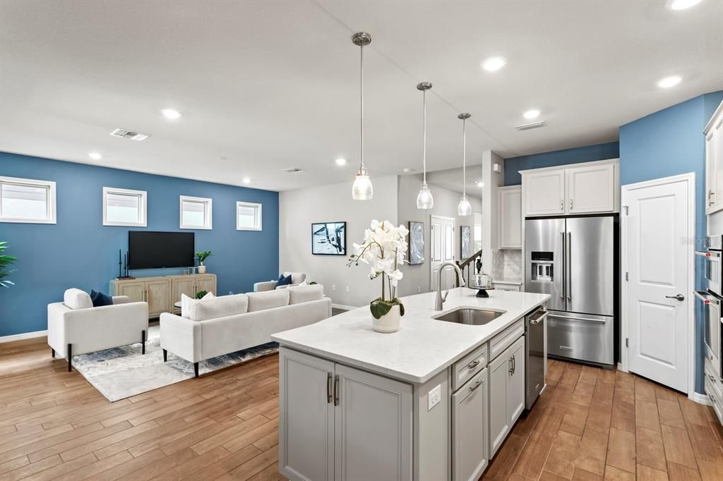 For Sale: $700,000 (3 beds, 3 baths, 2763 Square Feet)