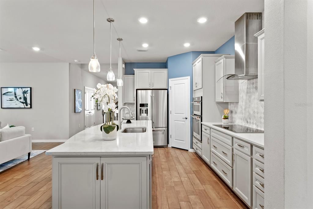 For Sale: $700,000 (3 beds, 3 baths, 2763 Square Feet)