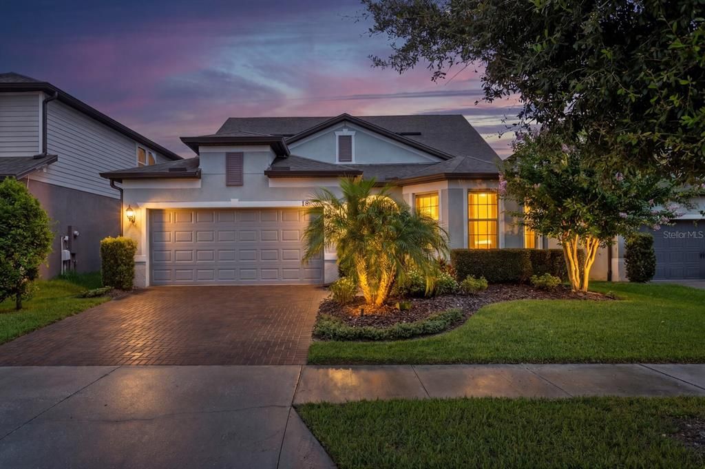 For Sale: $700,000 (3 beds, 3 baths, 2763 Square Feet)