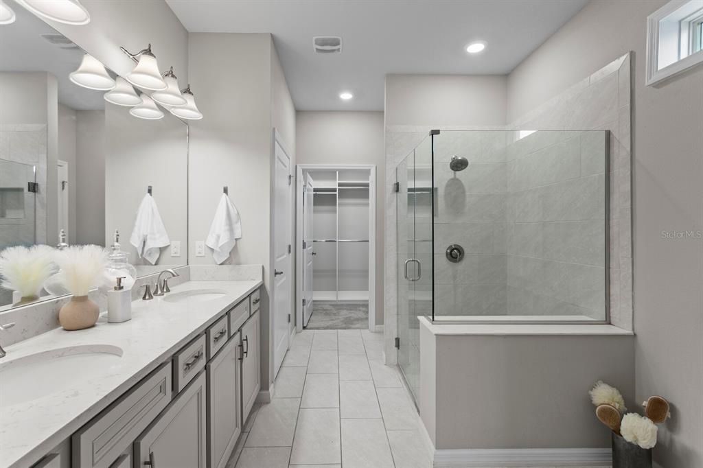 For Sale: $700,000 (3 beds, 3 baths, 2763 Square Feet)
