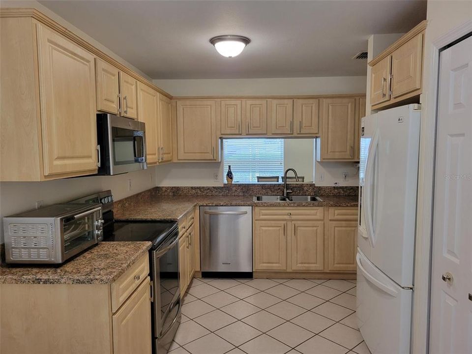 For Rent: $2,200 (3 beds, 2 baths, 1334 Square Feet)