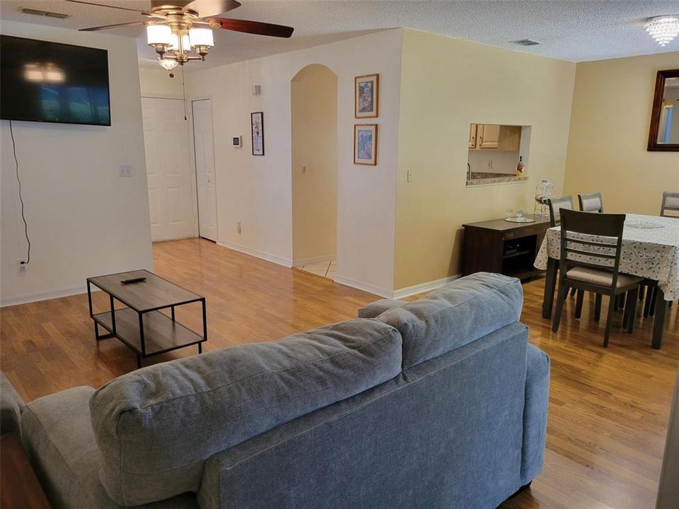 For Rent: $2,200 (3 beds, 2 baths, 1334 Square Feet)