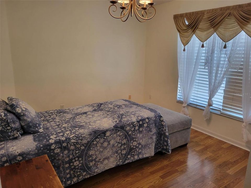 For Rent: $2,200 (3 beds, 2 baths, 1334 Square Feet)