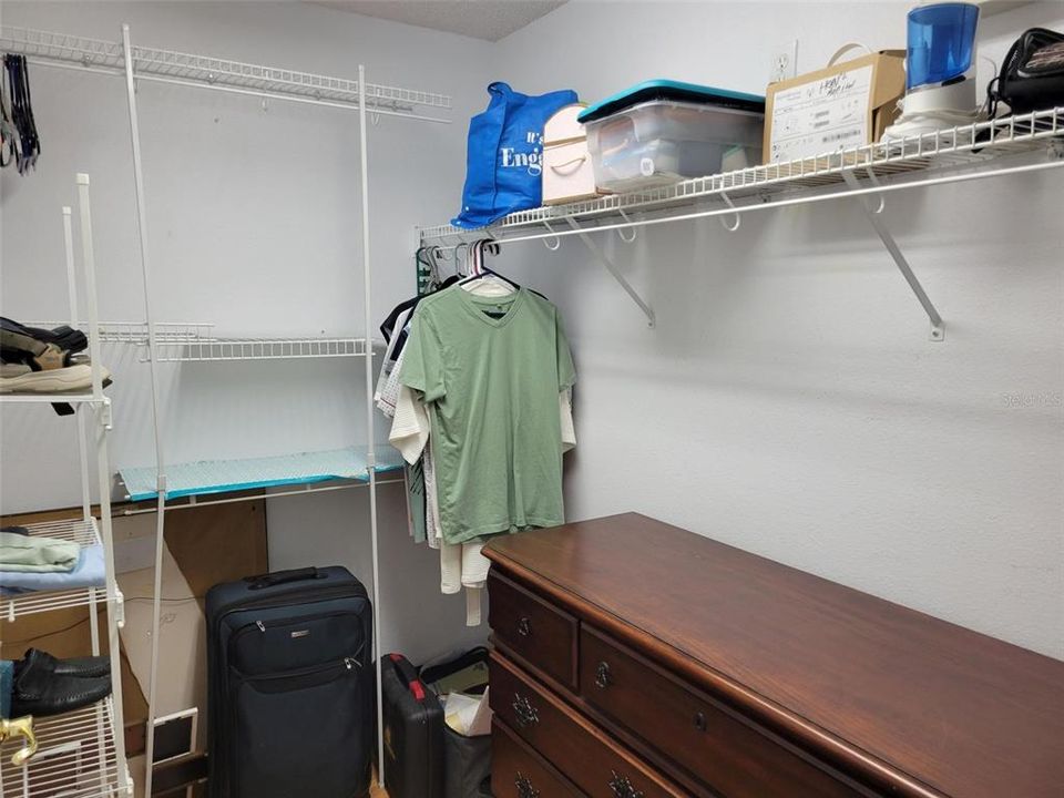 For Rent: $2,200 (3 beds, 2 baths, 1334 Square Feet)