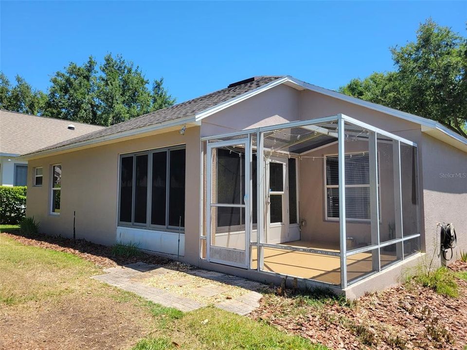 For Rent: $2,200 (3 beds, 2 baths, 1334 Square Feet)