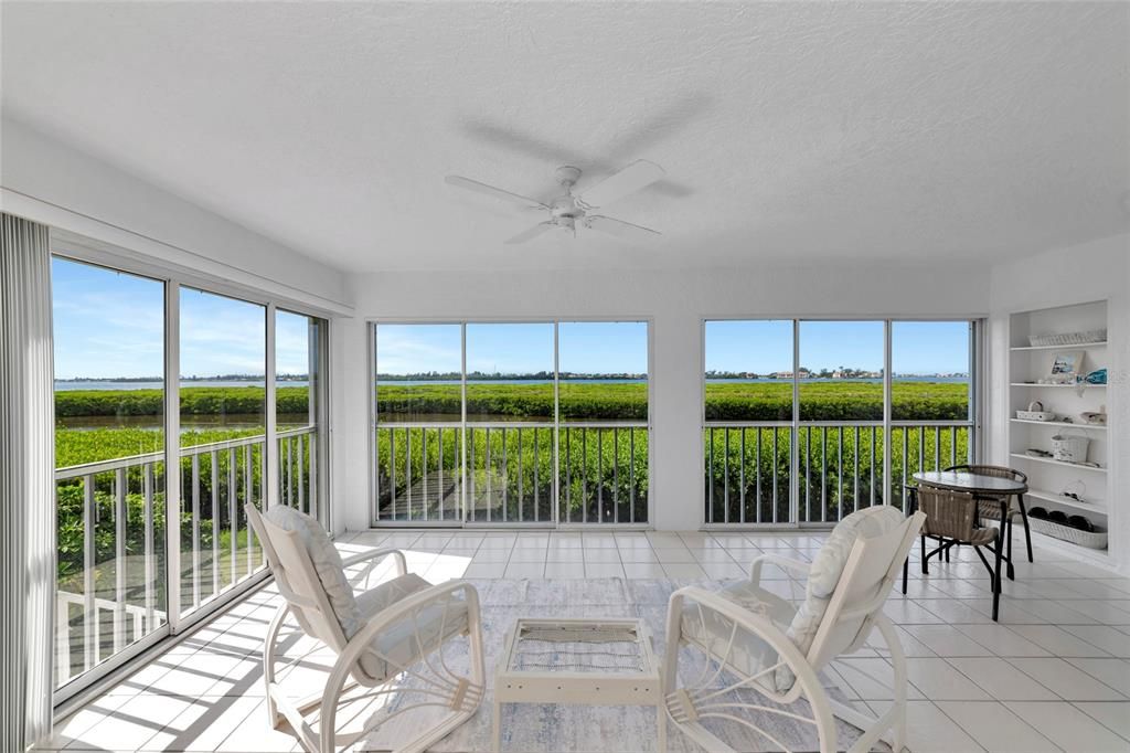 For Sale: $449,900 (3 beds, 2 baths, 1866 Square Feet)