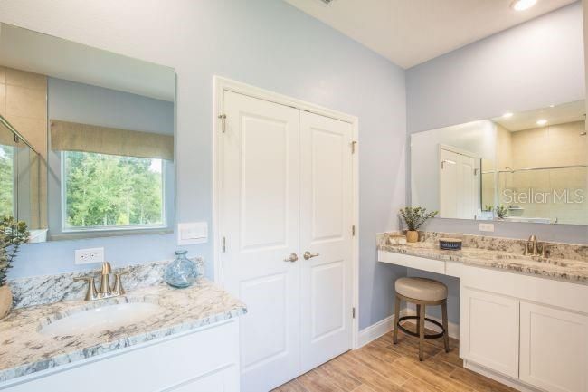 For Sale: $429,900 (4 beds, 3 baths, 2286 Square Feet)