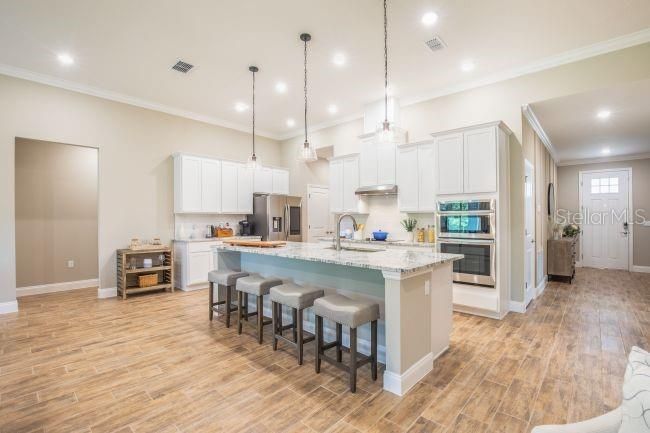 For Sale: $429,900 (4 beds, 3 baths, 2286 Square Feet)
