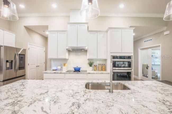 For Sale: $429,900 (4 beds, 3 baths, 2286 Square Feet)