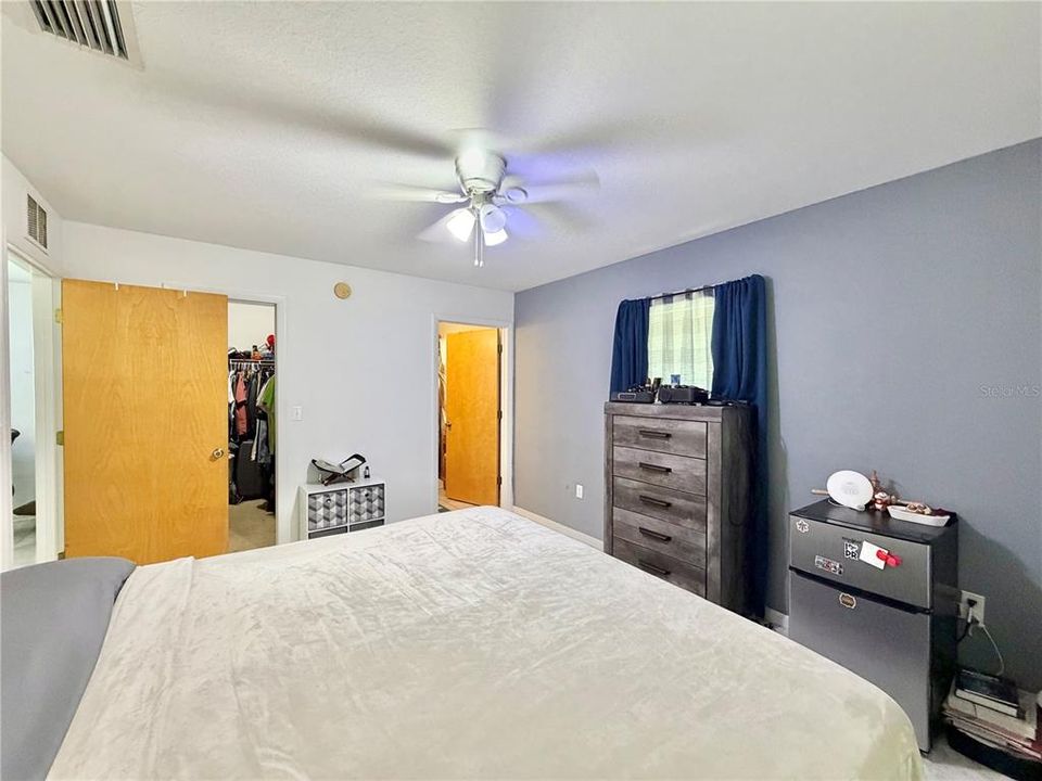 For Sale: $199,900 (3 beds, 2 baths, 1200 Square Feet)