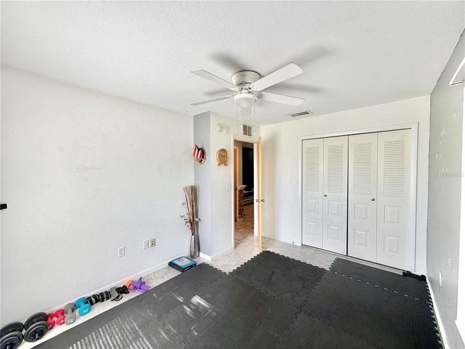 For Sale: $199,900 (3 beds, 2 baths, 1200 Square Feet)