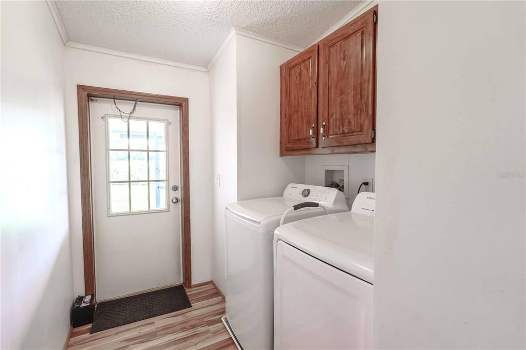 For Sale: $194,900 (3 beds, 2 baths, 1715 Square Feet)