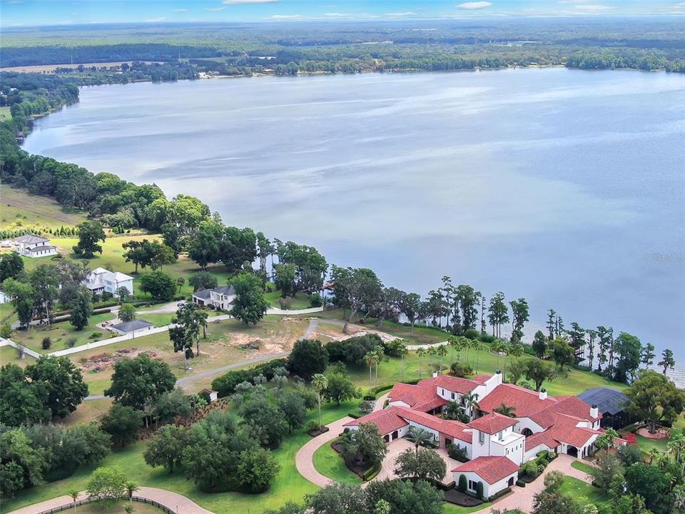 : $995,000 (5 camas, 4 baños, 3005 Pies cuadrados)