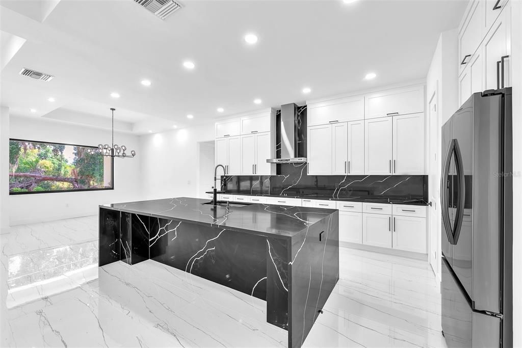 : $995,000 (5 camas, 4 baños, 3005 Pies cuadrados)
