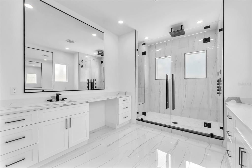 : $995,000 (5 camas, 4 baños, 3005 Pies cuadrados)