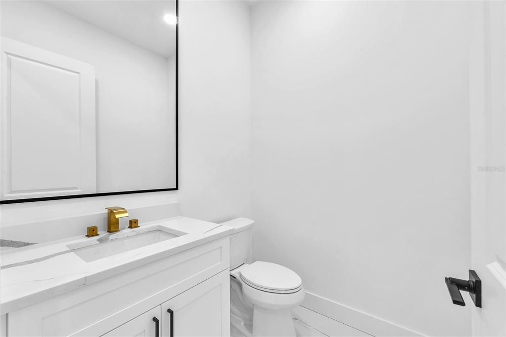 : $995,000 (5 camas, 4 baños, 3005 Pies cuadrados)