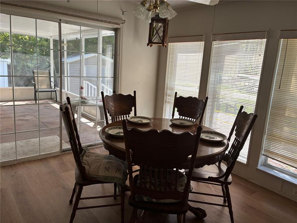 For Sale: $275,000 (3 beds, 2 baths, 1863 Square Feet)
