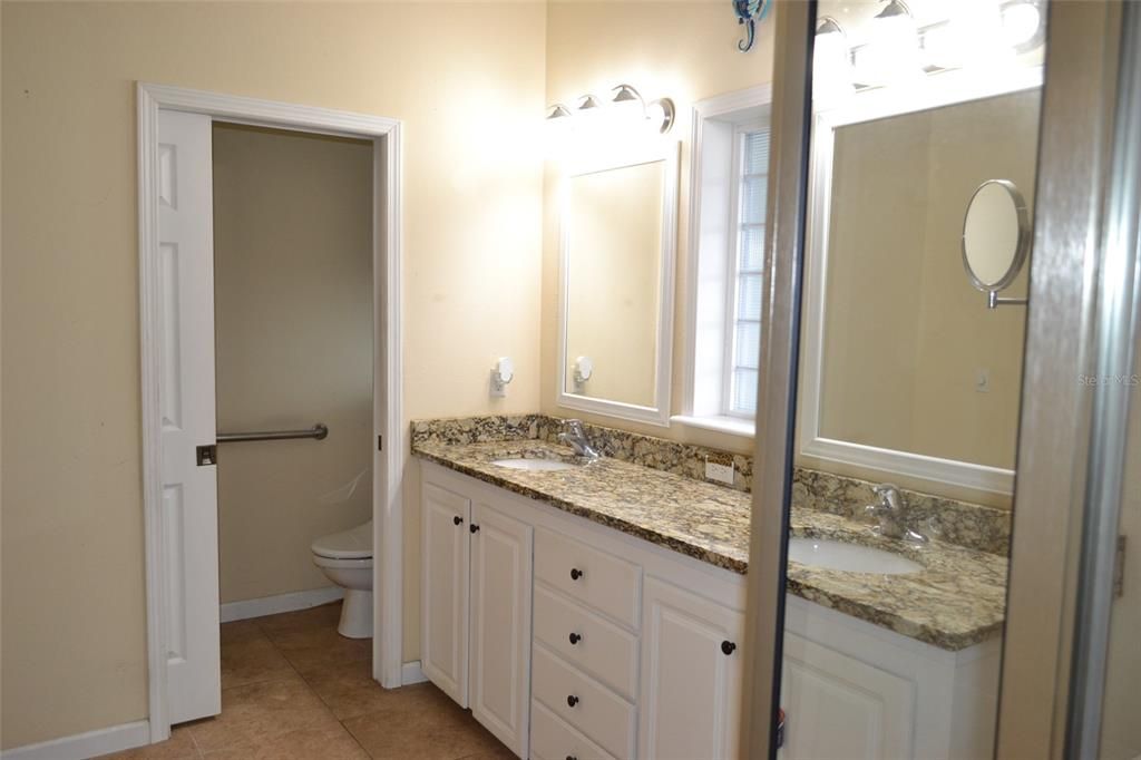 For Sale: $230,000 (2 beds, 2 baths, 1541 Square Feet)