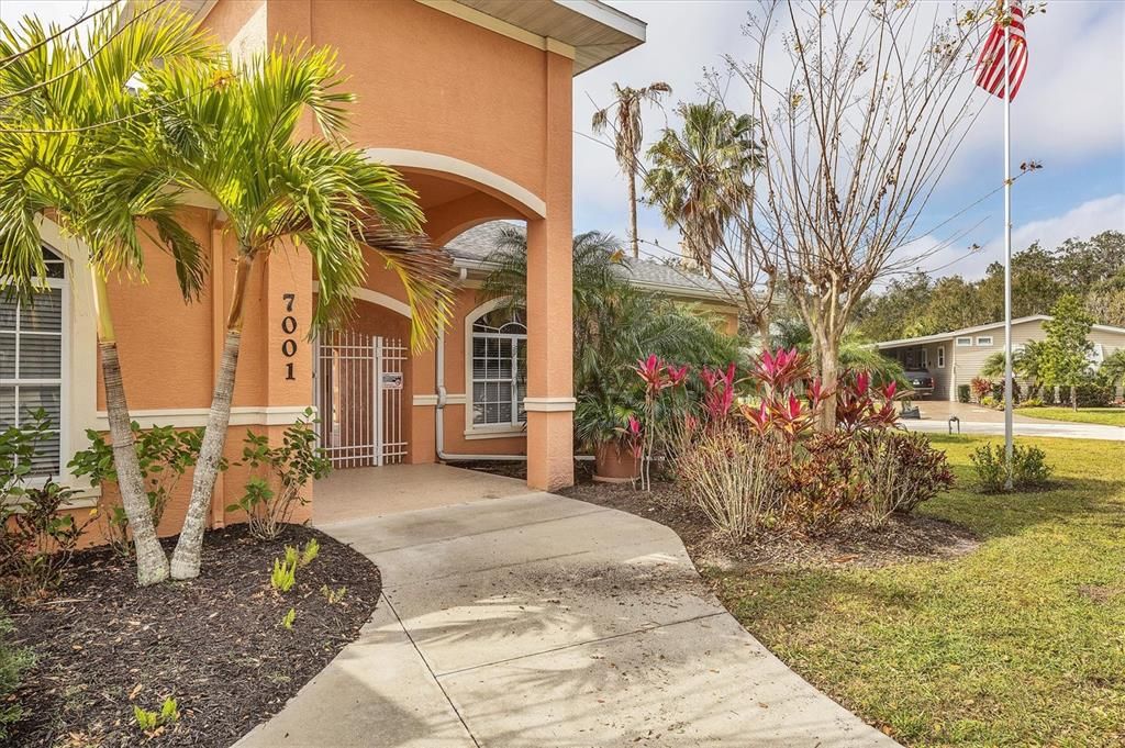 For Sale: $230,000 (2 beds, 2 baths, 1541 Square Feet)