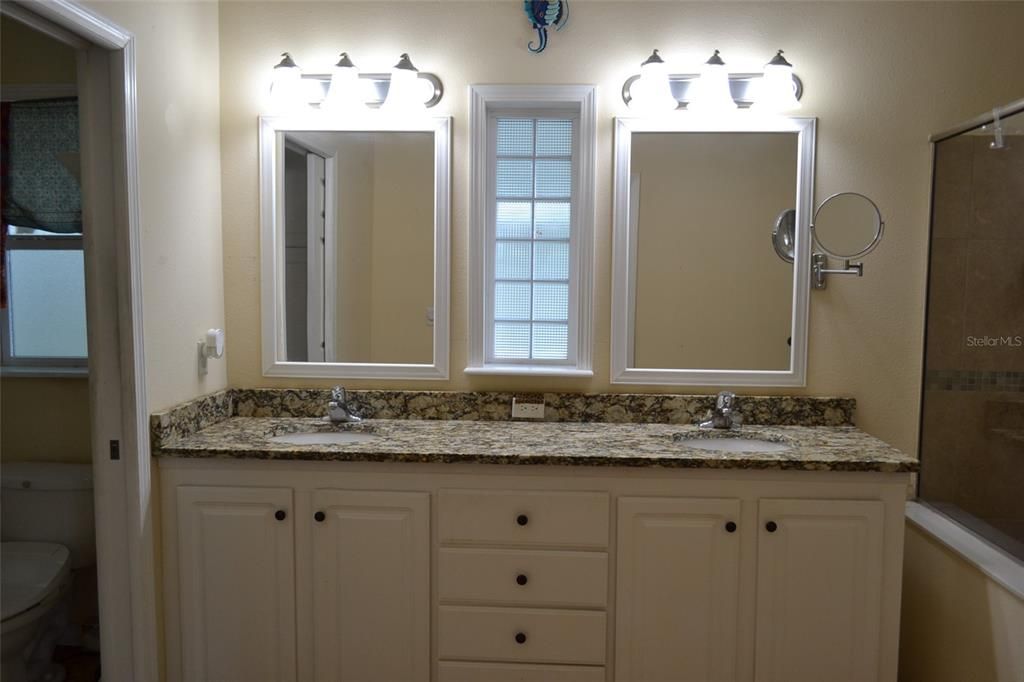 For Sale: $230,000 (2 beds, 2 baths, 1541 Square Feet)