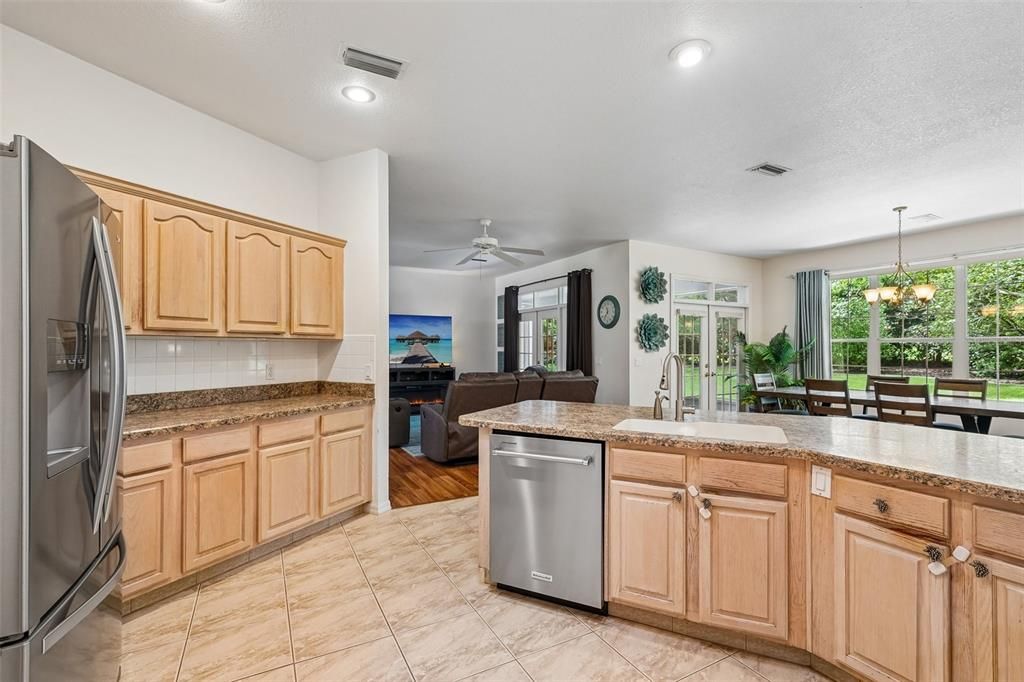 For Sale: $389,000 (3 beds, 2 baths, 2047 Square Feet)
