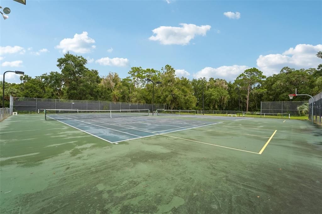 For Sale: $389,000 (3 beds, 2 baths, 2047 Square Feet)