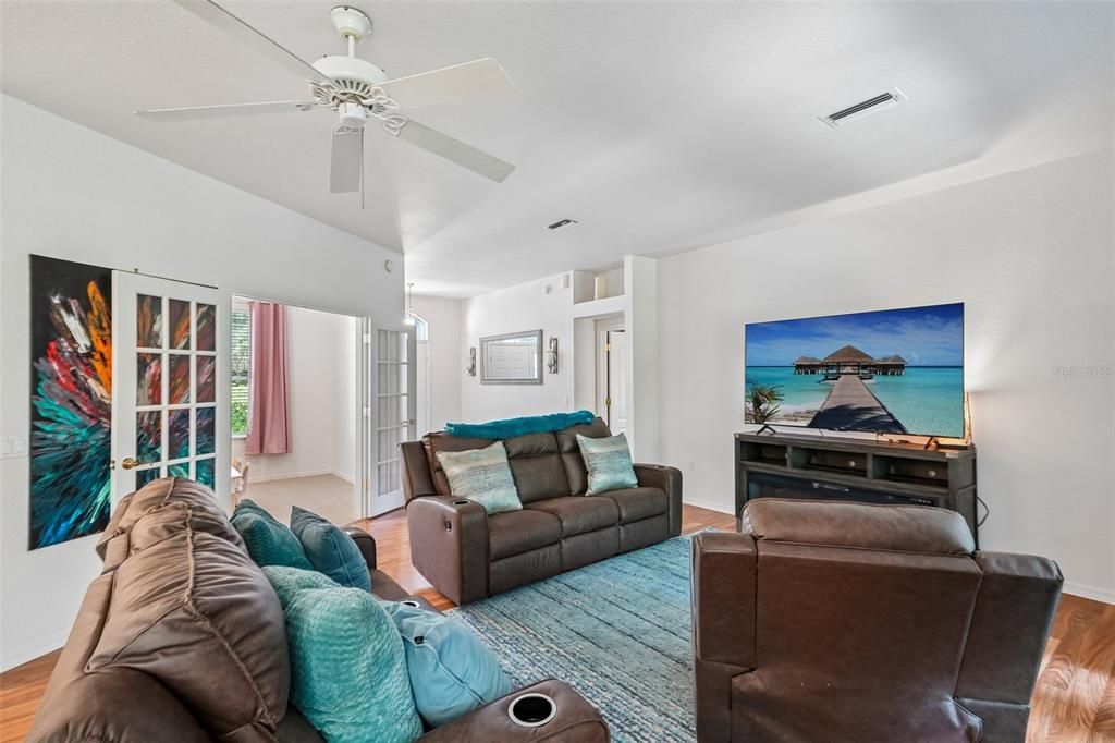 For Sale: $389,000 (3 beds, 2 baths, 2047 Square Feet)