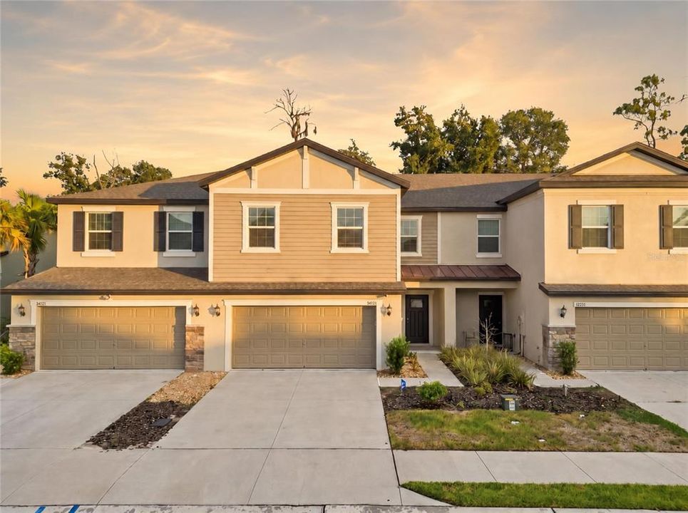 For Sale: $343,500 (3 beds, 2 baths, 2319 Square Feet)