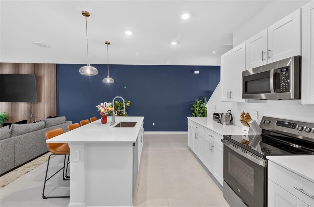 For Sale: $343,500 (3 beds, 2 baths, 2319 Square Feet)