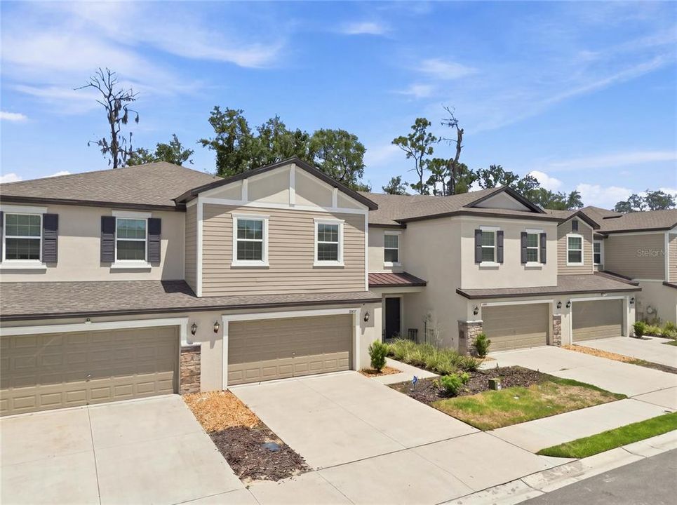 For Sale: $343,500 (3 beds, 2 baths, 2319 Square Feet)