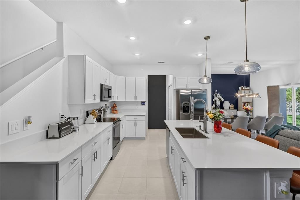 For Sale: $343,500 (3 beds, 2 baths, 2319 Square Feet)