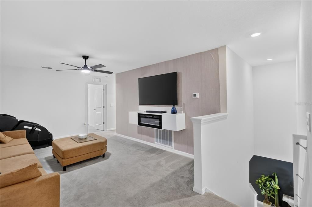 For Sale: $343,500 (3 beds, 2 baths, 2319 Square Feet)